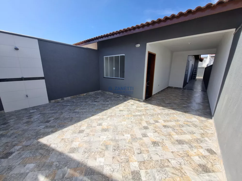 Casa à venda com 2 quartos, 76m² - Foto 1