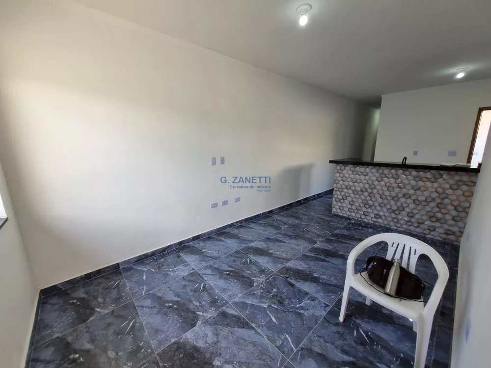 Casa à venda com 2 quartos, 76m² - Foto 2