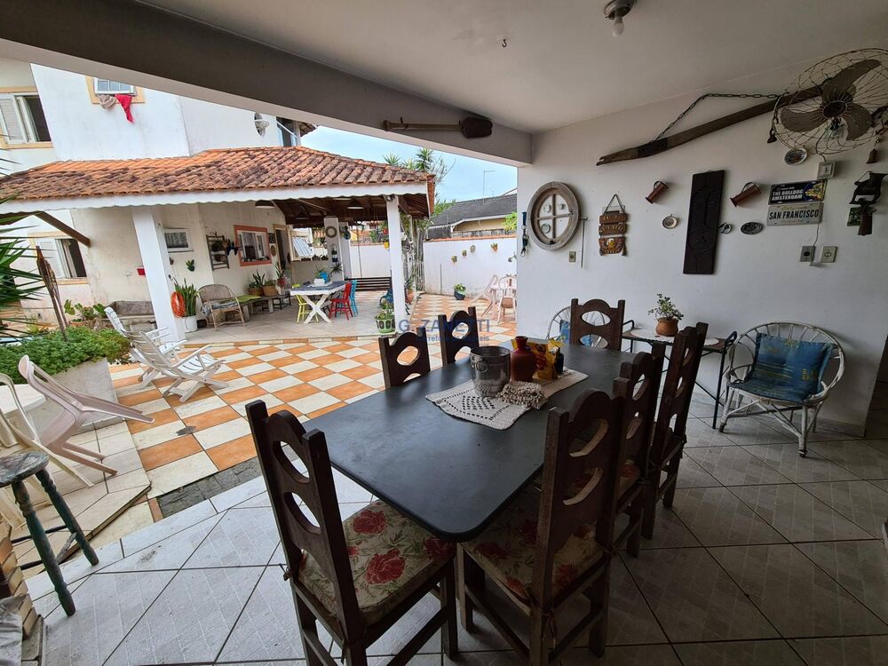 Casa, 4 quartos, 189 m² - Foto 1