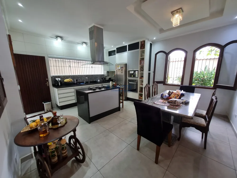 Casa, 3 quartos, 240 m² - Foto 14