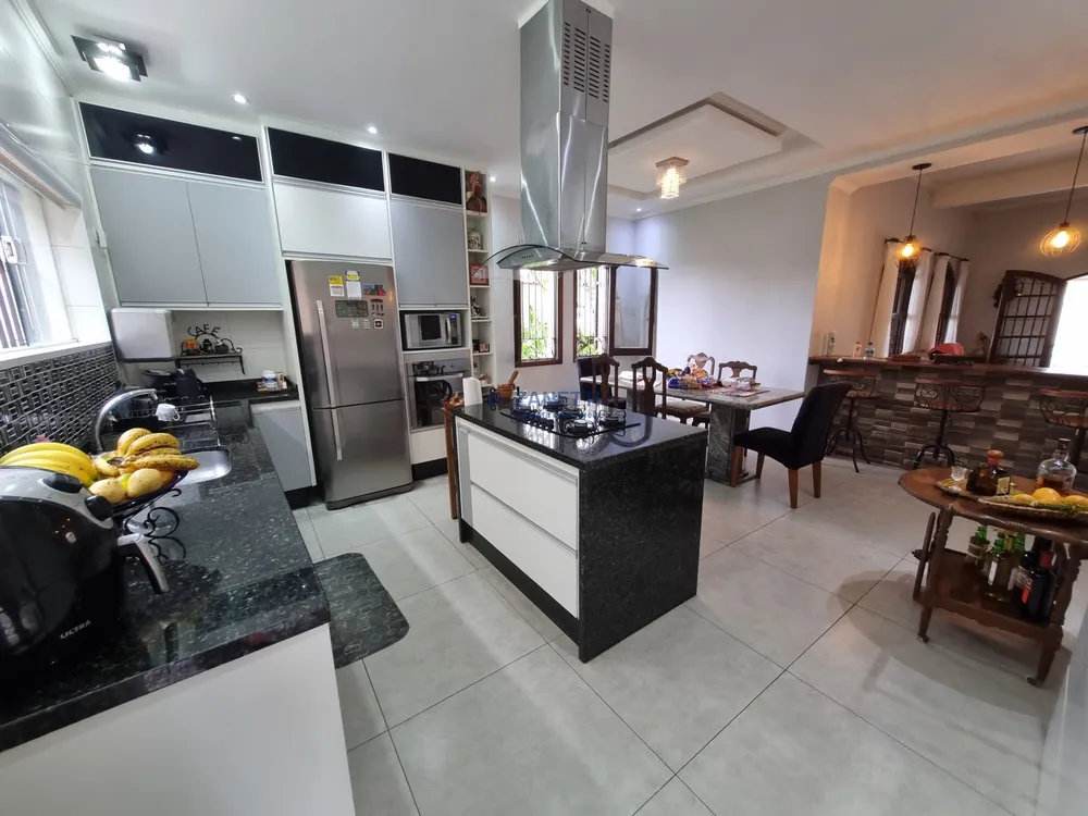Casa, 3 quartos, 240 m² - Foto 15
