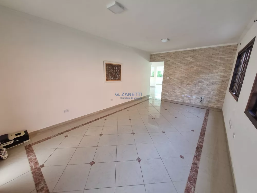 Casa de Condomínio para alugar com 4 quartos, 200m² - Foto 2