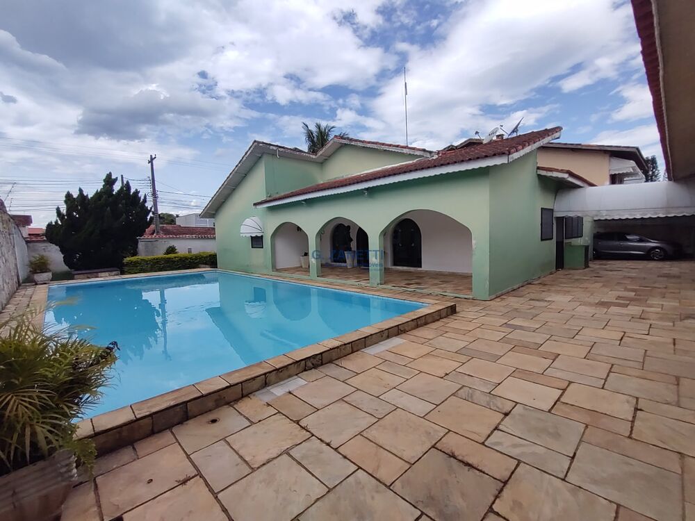 Casa, 4 quartos, 335 m² - Foto 1