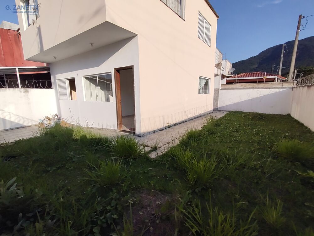 Casa à venda com 2 quartos, 68m² - Foto 1