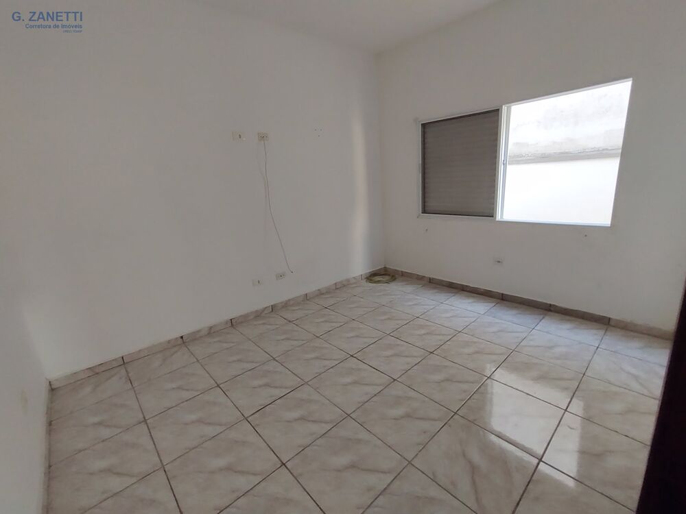 Casa à venda com 2 quartos, 68m² - Foto 3