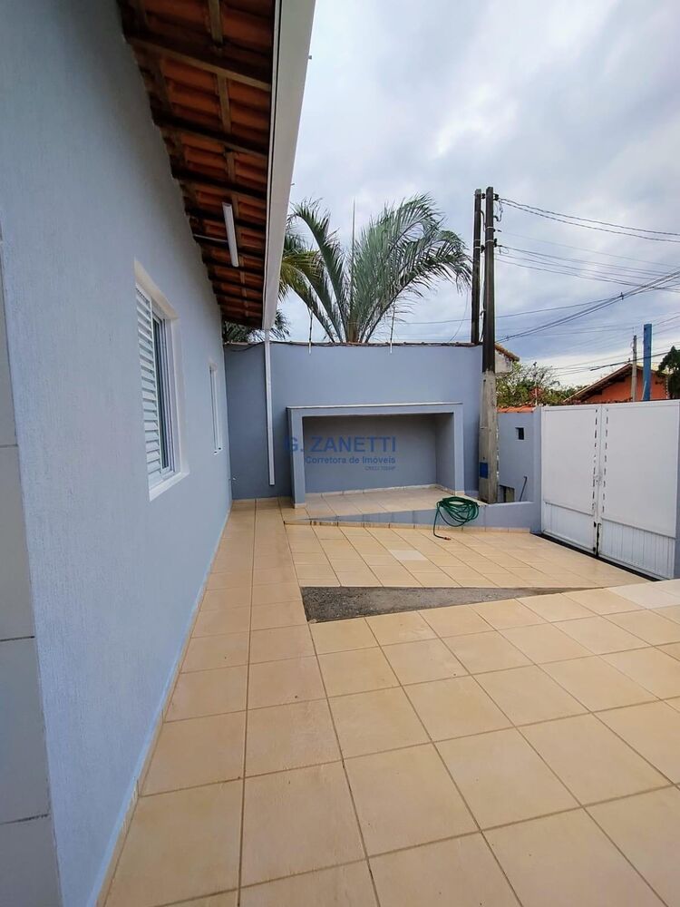Casa à venda com 3 quartos, 100m² - Foto 1