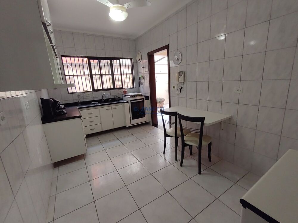 Sobrado, 4 quartos, 223 m² - Foto 1