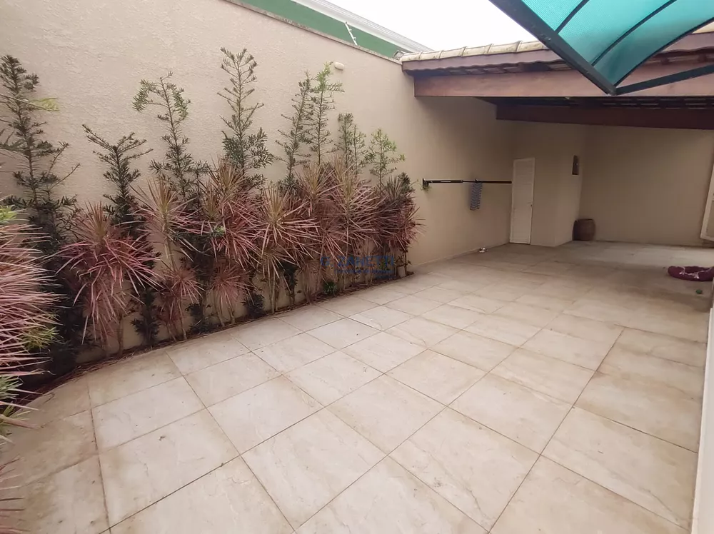 Casa à venda com 3 quartos, 350m² - Foto 3