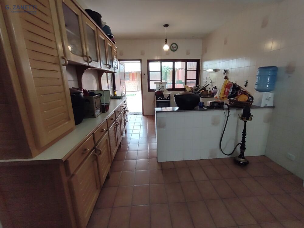 Casa, 6 quartos, 210 m² - Foto 2