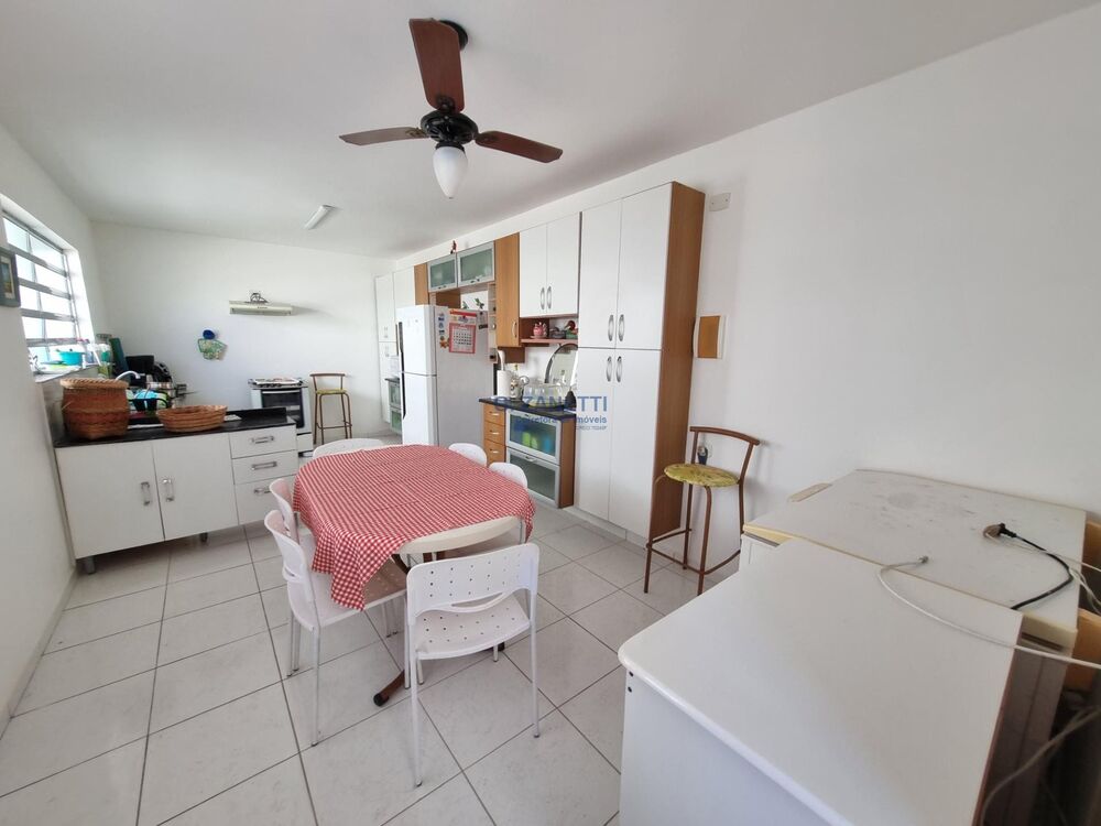 Casa, 3 quartos, 200 m² - Foto 1