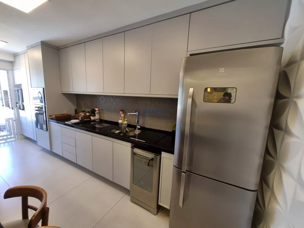 Apartamento à venda com 2 quartos, 83m² - Foto 4