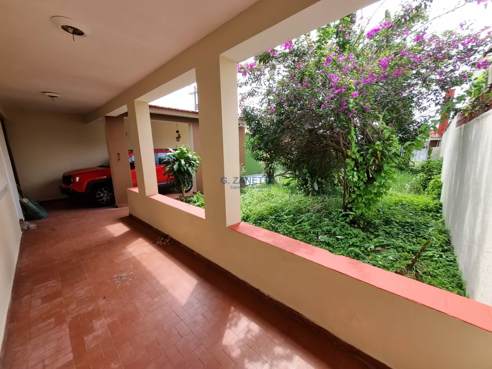 Casa à venda com 4 quartos, 200m² - Foto 2