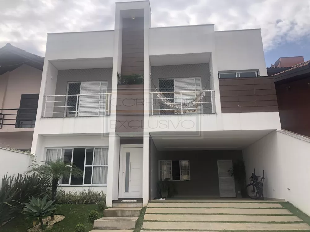 Casa de Condomínio à venda com 4 quartos, 300m² - Foto 1