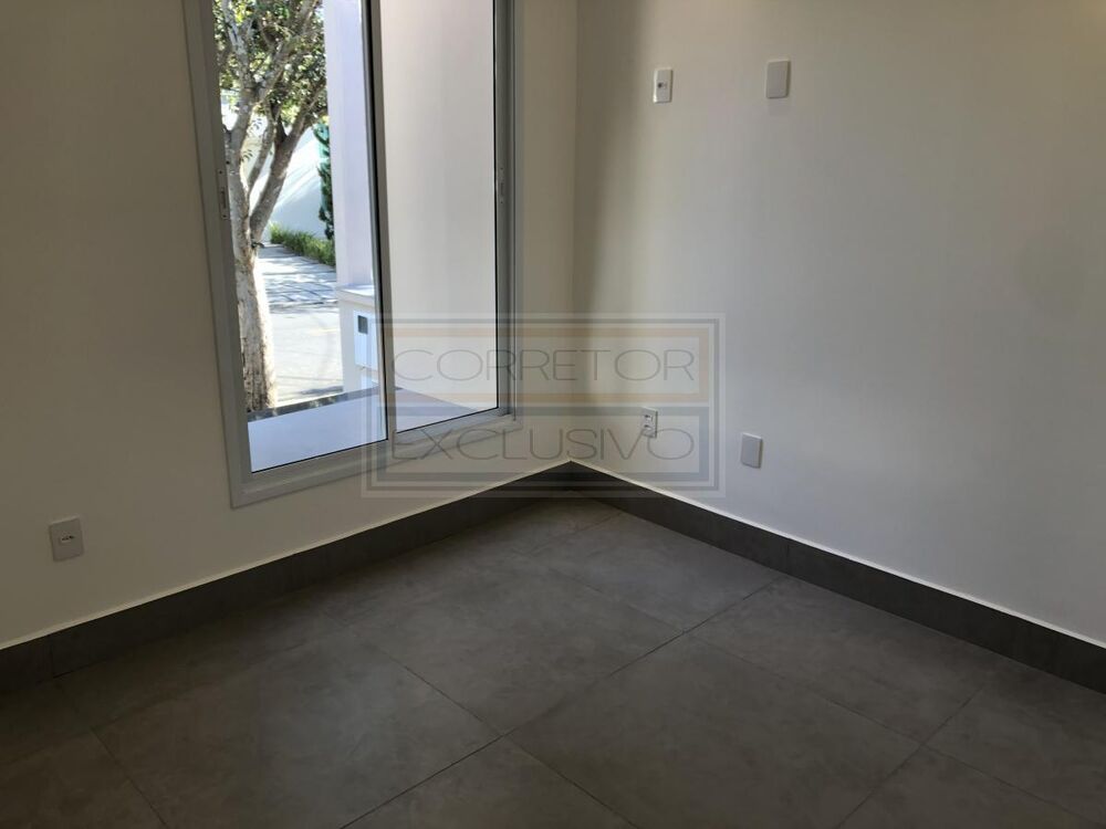 Casa de Condomínio à venda com 3 quartos, 360m² - Foto 1