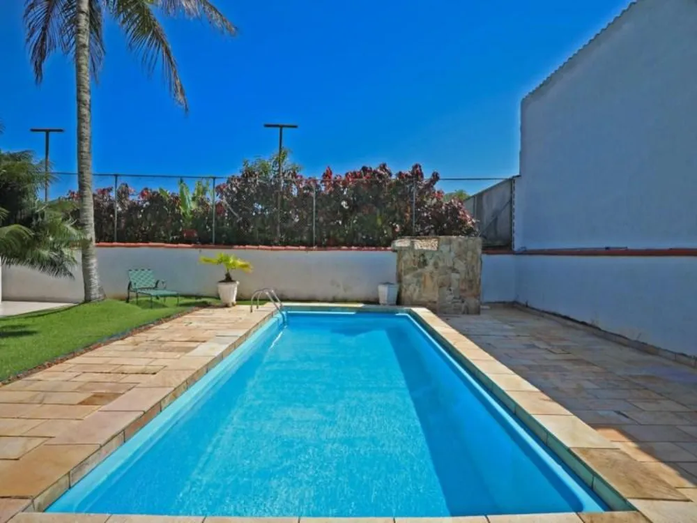 Casa, 3 quartos, 240 m² - Foto 1