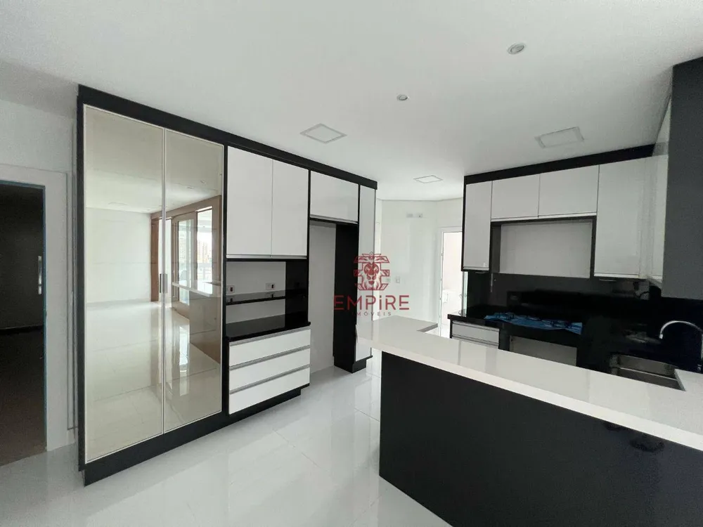 Apartamento, 3 quartos, 138 m² - Foto 1