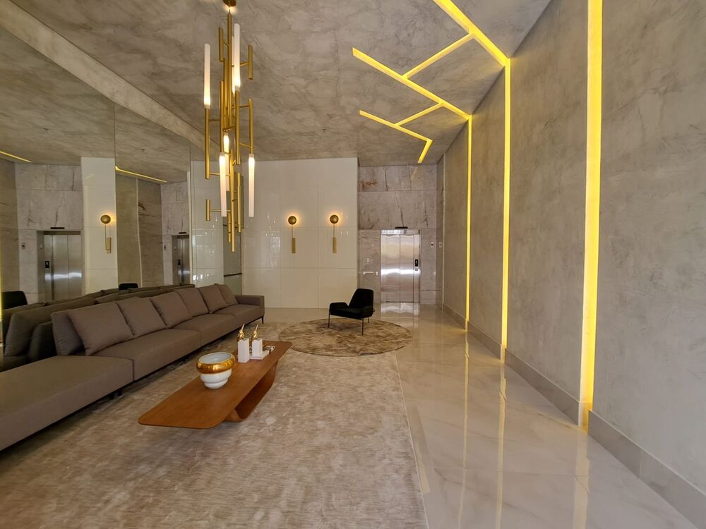 Apartamento à venda com 4 quartos, 231m² - Foto 2