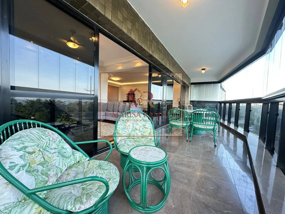 Apartamento, 3 quartos, 252 m² - Foto 1