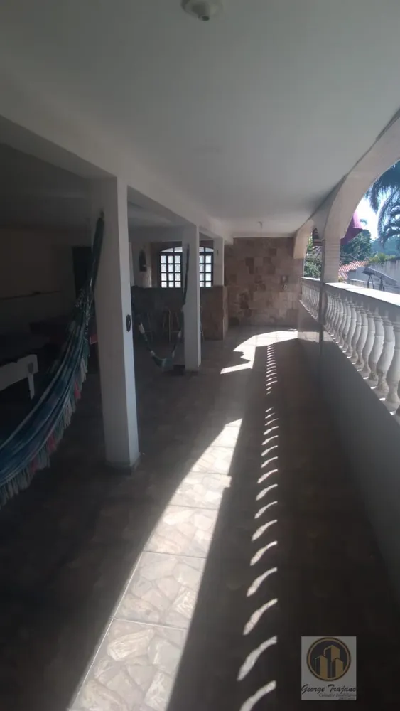 Chácara, 4 quartos, 1815 m² - Foto 1