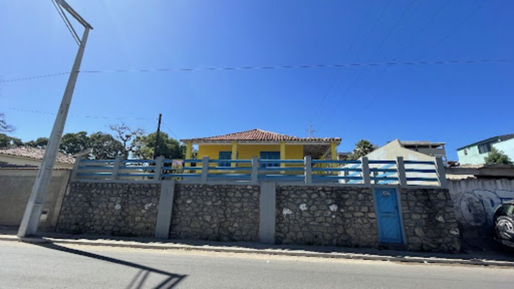 Casa à venda com 3 quartos, 180m² - Foto 1