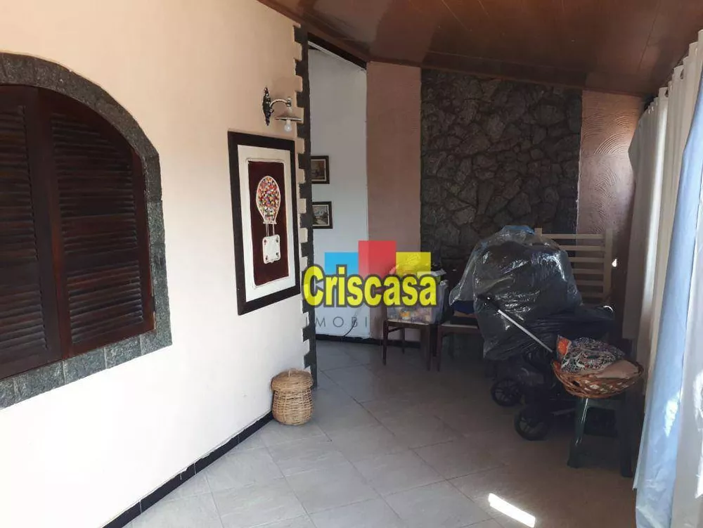 Casa à venda com 6 quartos, 220m² - Foto 4