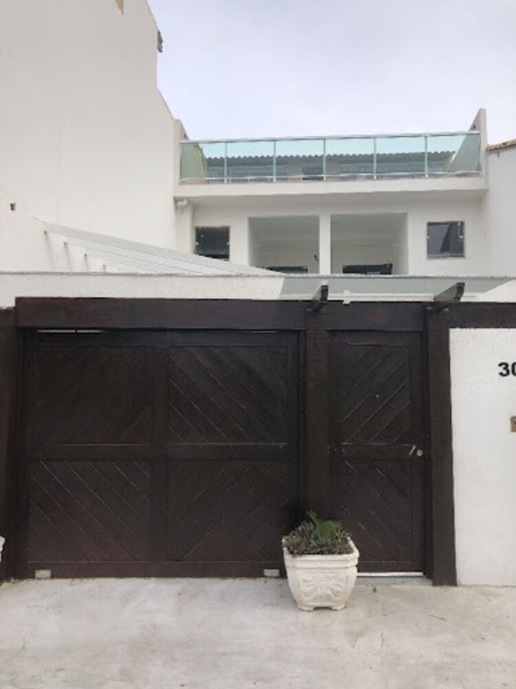 Casa à venda com 4 quartos, 210m² - Foto 1