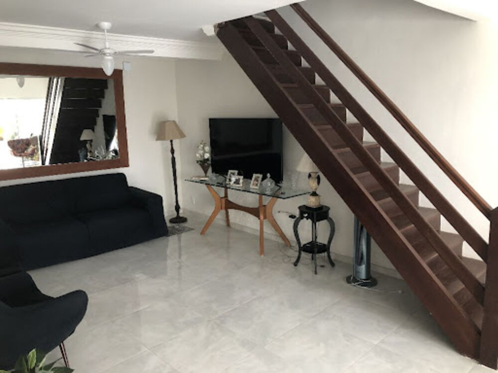 Casa à venda com 4 quartos, 210m² - Foto 4