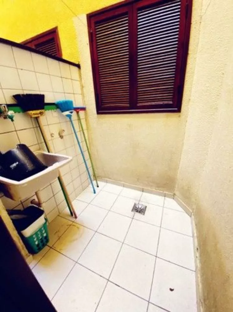 Casa à venda com 2 quartos, 70m² - Foto 5