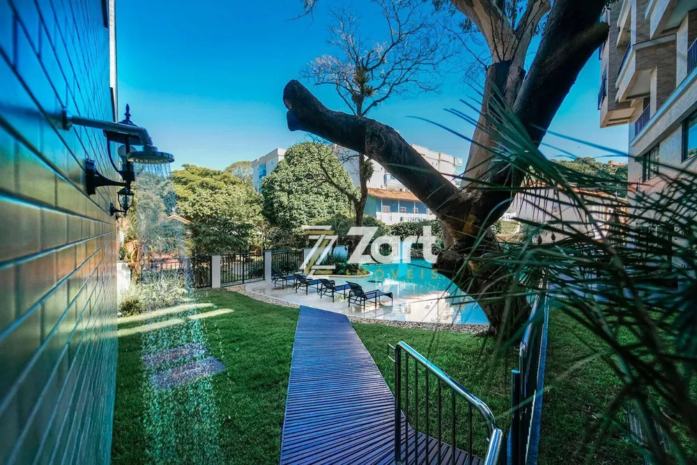 Cobertura, 3 quartos, 221 m² - Foto 1