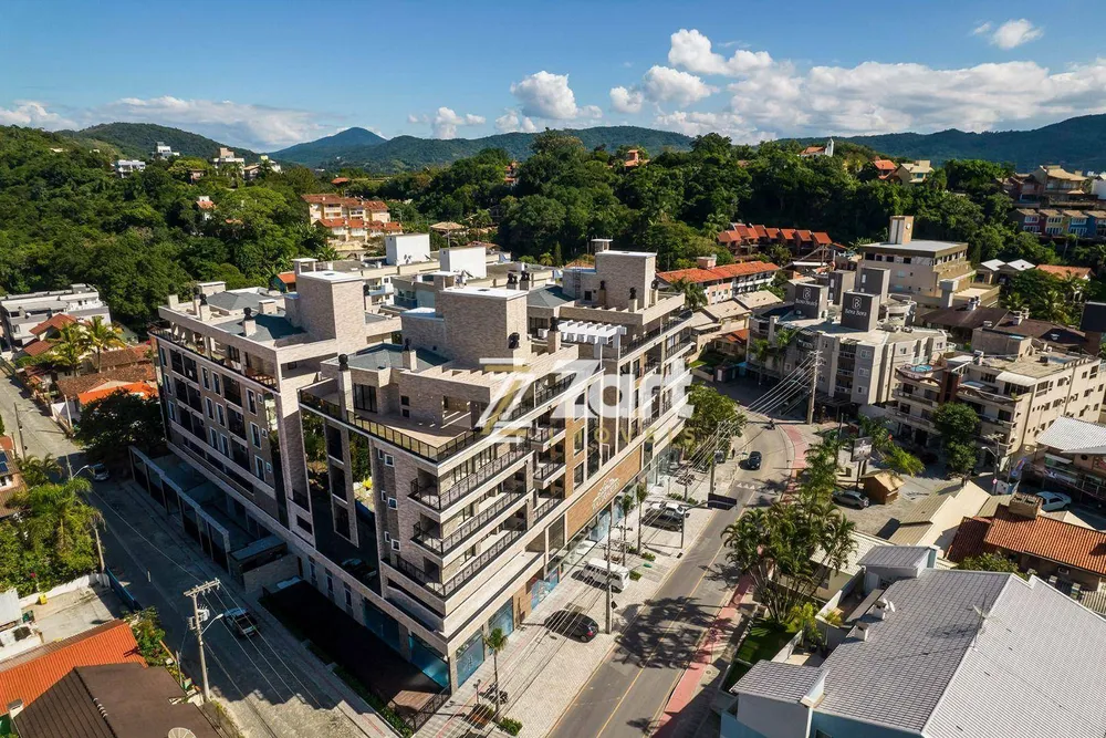 Cobertura, 3 quartos, 221 m² - Foto 2
