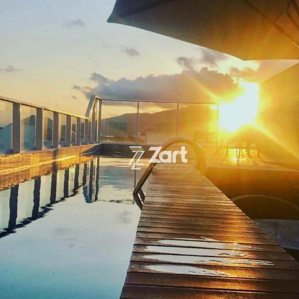 Cobertura, 3 quartos, 220 m² - Foto 3