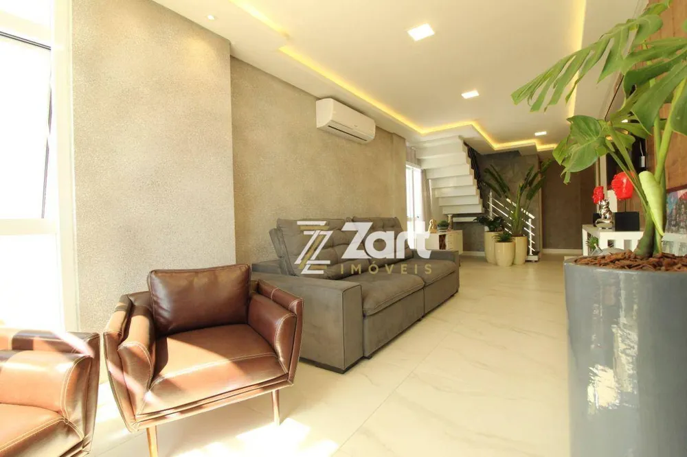 Cobertura, 3 quartos, 220 m² - Foto 2
