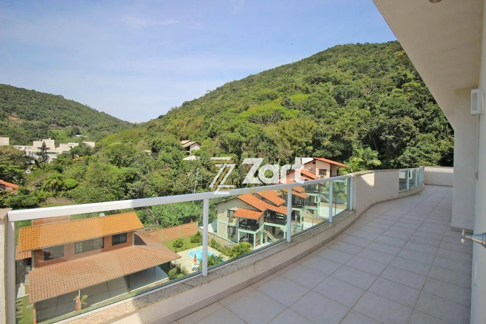 Cobertura, 3 quartos, 220 m² - Foto 2