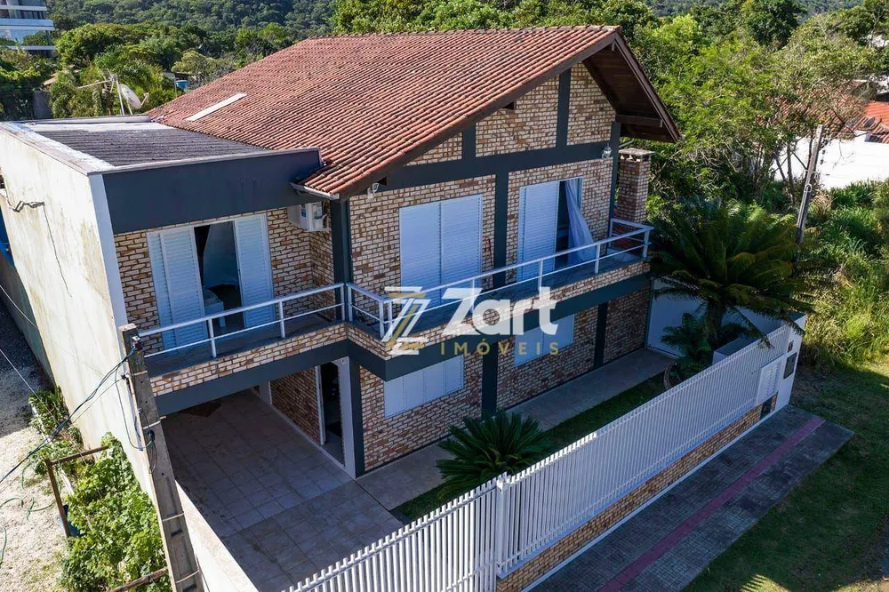Casa, 3 quartos, 283 m² - Foto 1