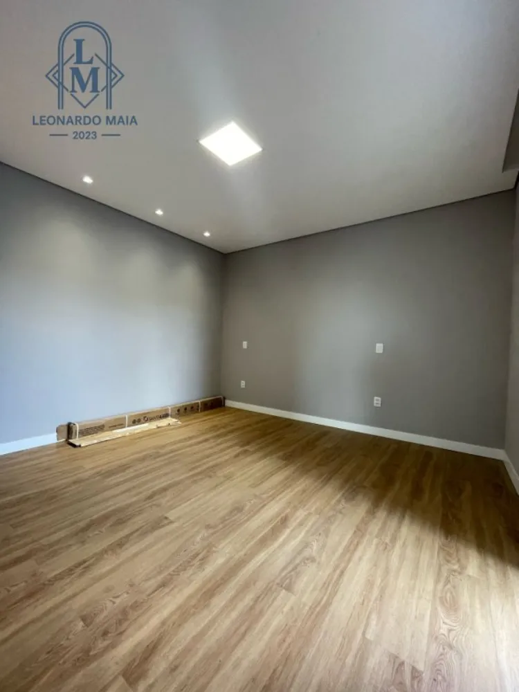 Casa, 3 quartos, 218 m² - Foto 1