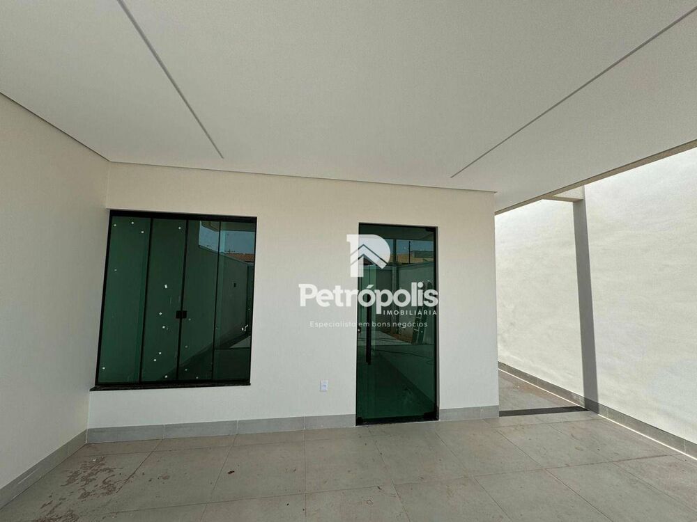 Casa à venda com 3 quartos, 115m² - Foto 2