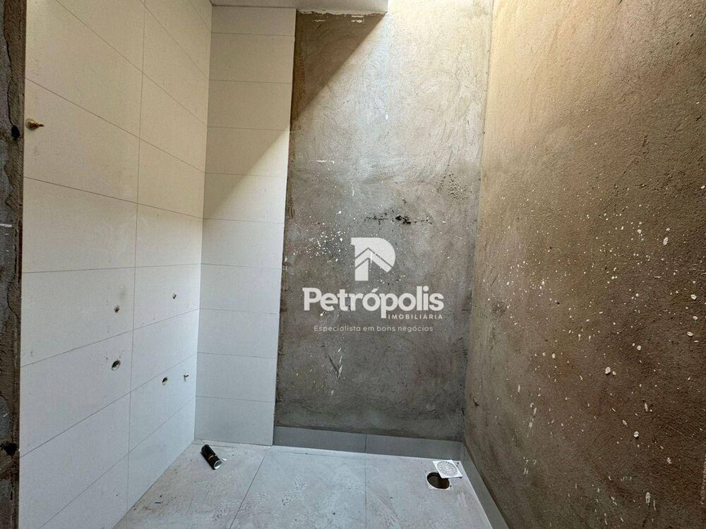 Casa à venda com 3 quartos, 65m² - Foto 2