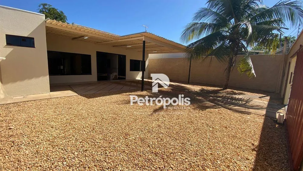 Casa, 3 quartos, 216 m² - Foto 2