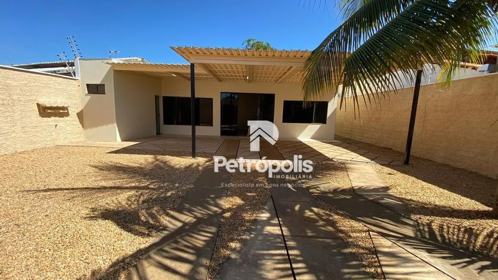 Casa, 3 quartos, 216 m² - Foto 1
