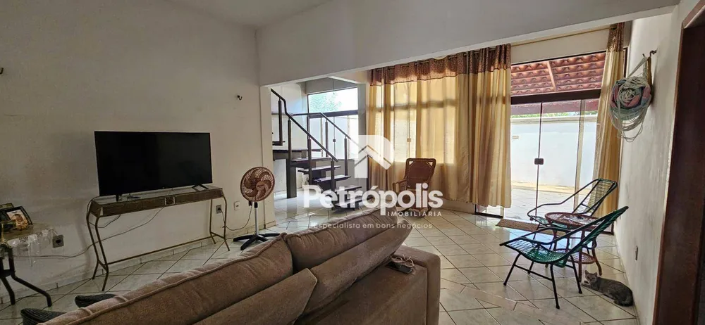 Sobrado, 6 quartos, 245 m² - Foto 4