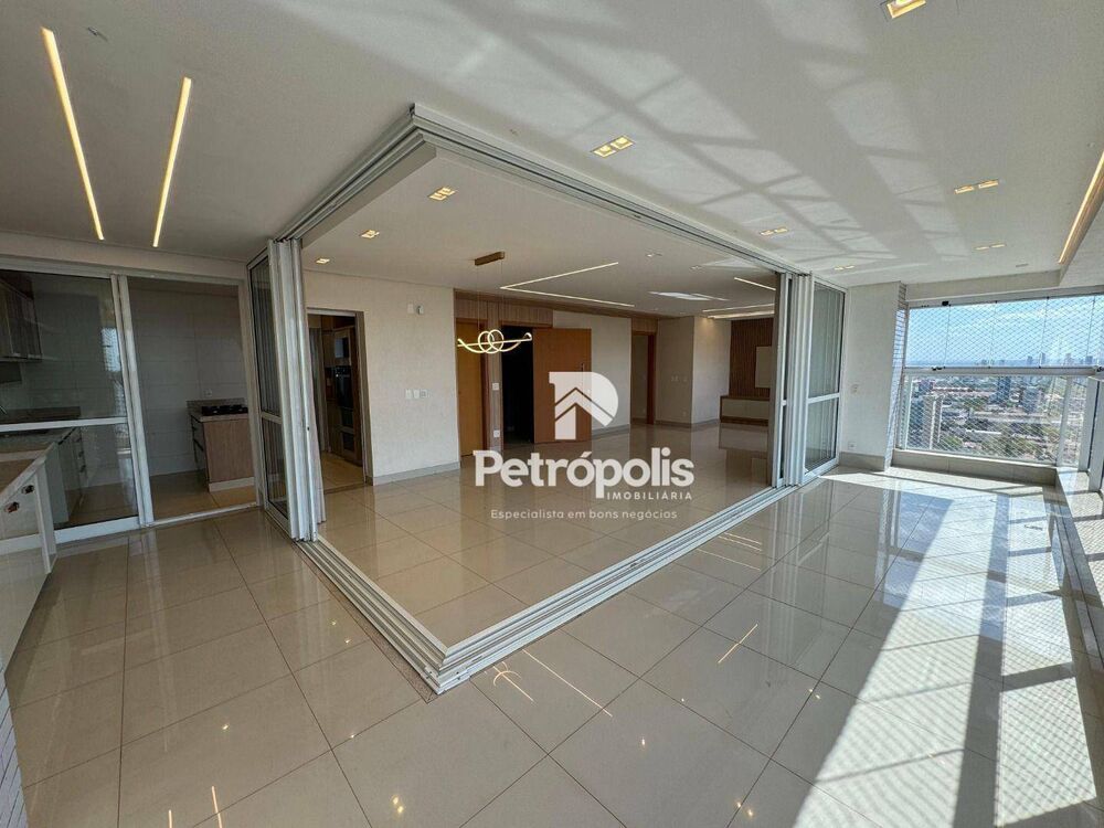 Apartamento à venda com 3 quartos, 166m² - Foto 2