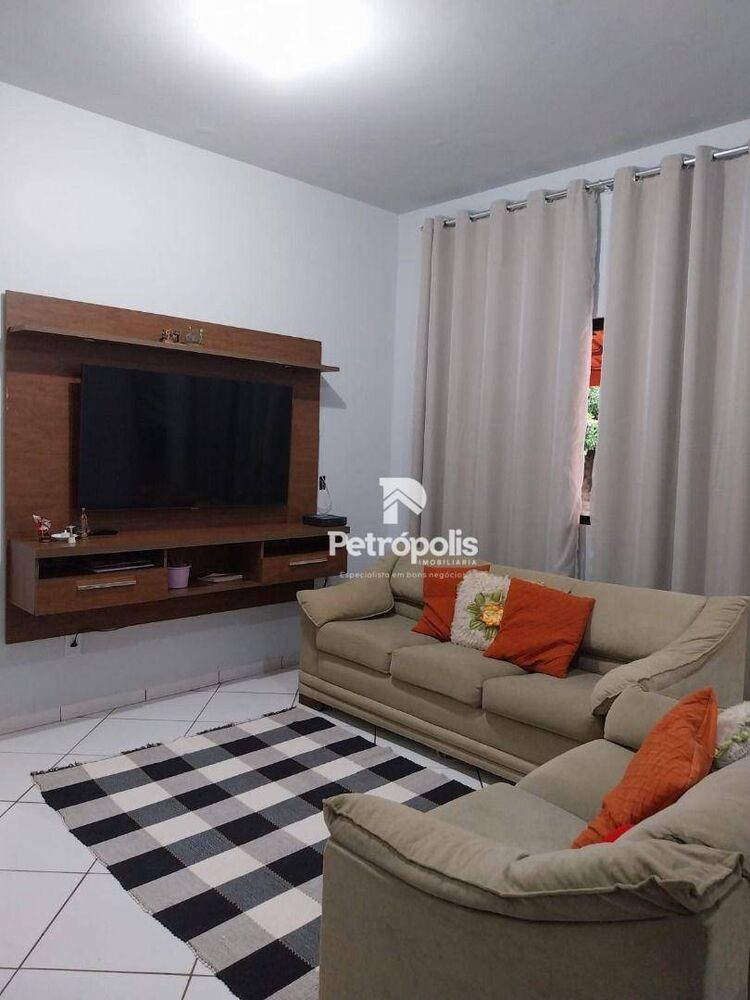 Casa, 3 quartos, 235 m² - Foto 2