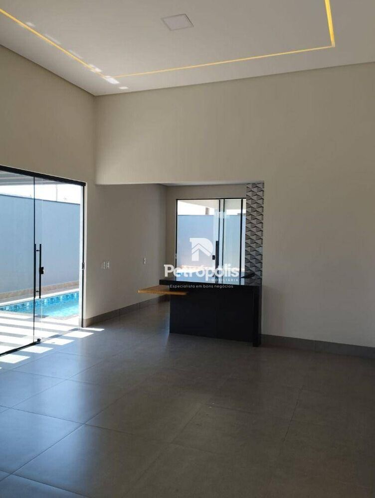 Casa, 3 quartos, 237 m² - Foto 2