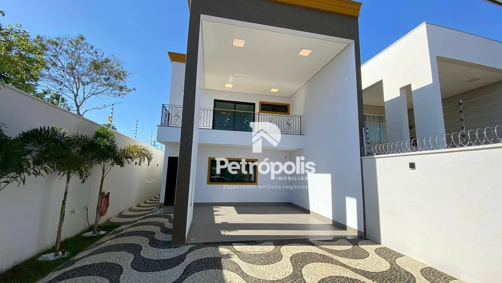 Sobrado, 3 quartos, 236 m² - Foto 1