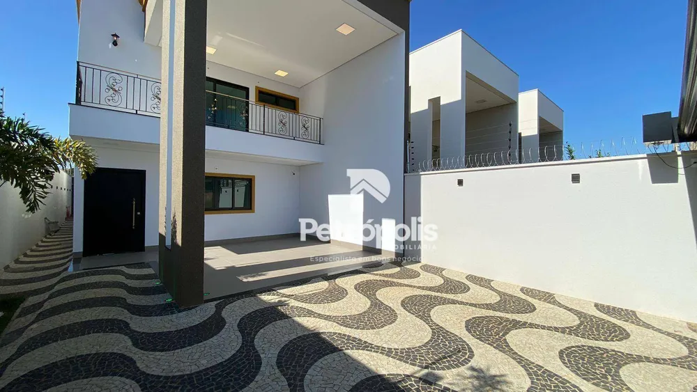 Sobrado, 3 quartos, 236 m² - Foto 2