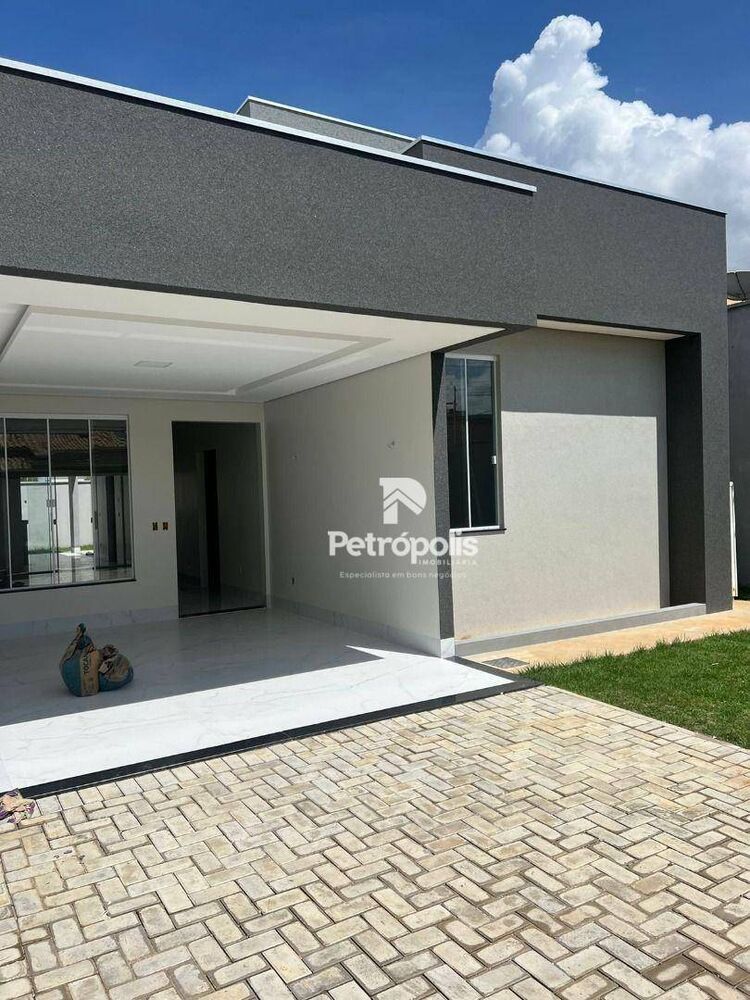 Casa à venda com 3 quartos, 159m² - Foto 1