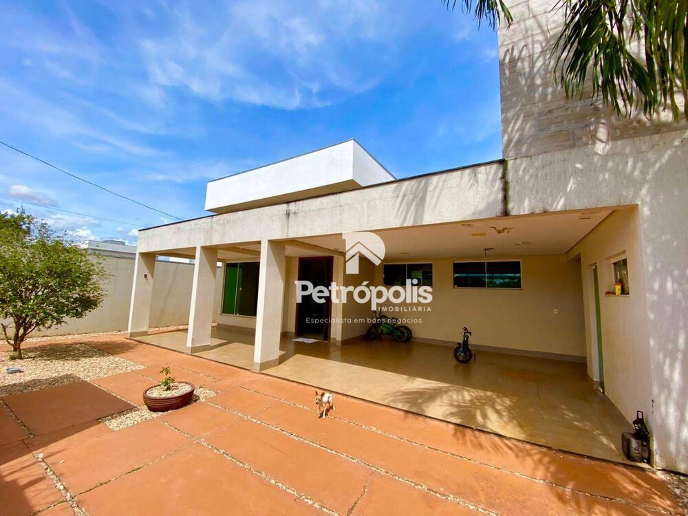 Casa, 3 quartos, 250 m² - Foto 1