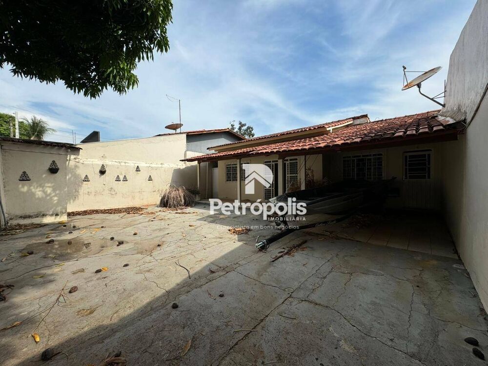 Casa, 3 quartos, 230 m² - Foto 1