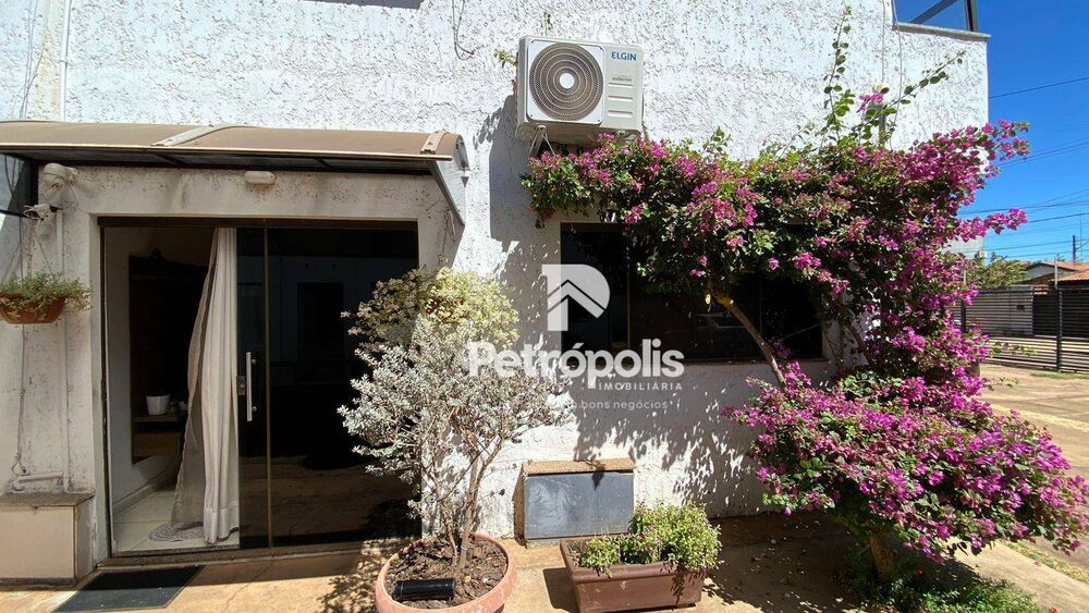 Apartamento à venda com 2 quartos, 69m² - Foto 1