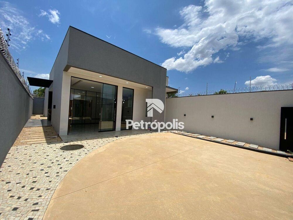 Casa à venda com 3 quartos, 145m² - Foto 2